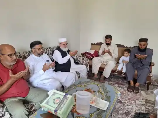 قرطبہ سٹی کے محترم رہائشی محمد اشرف صاحب گزشتہ جمعہ وفات پا گئے۔ وہ نہایت شریف النفس، بااخلاق اور باوقار شخصیت کے مالک تھے۔ ان کی وفات سے قرطبہ کمیونٹی ایک مخلص اور نیک انسان سے محروم ہو گئی۔قرطبہ سٹی کے قبرستان میں تدفین کی گئی۔