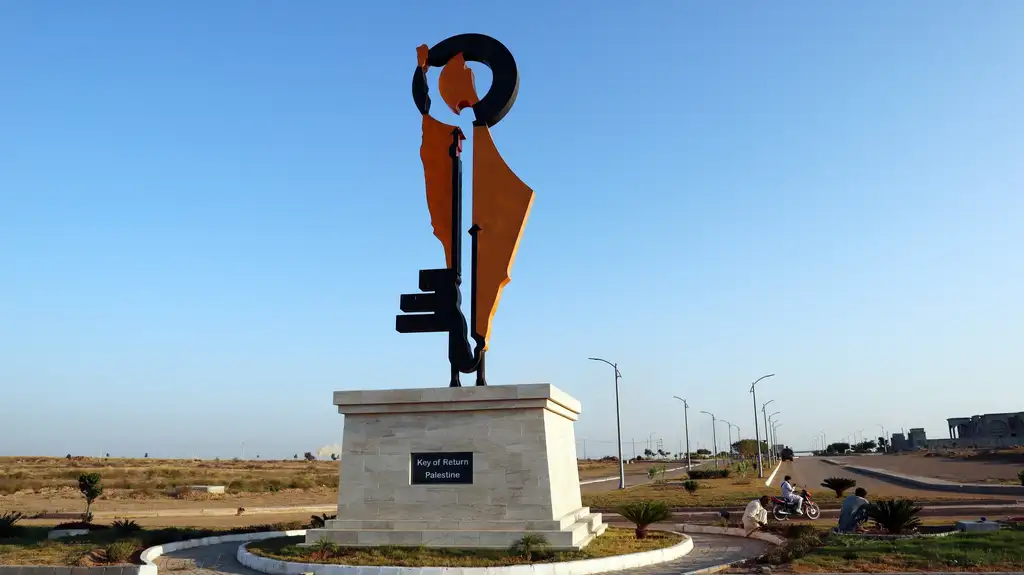 The Palestine Monument stands as a beacon of unity, justice, and solidarity with the oppressed. It reminds us of the strength in unity and the importance of raising our voices for peace and justice. This monument further reinforces Qurtaba City’s message of harmony and brotherhood. Together, these monuments serve as a source of intellectual and spiritual inspiration for both residents and visitors. They connect us to our heritage, encourage reflection on the present, and illuminate a brighter path for the future.