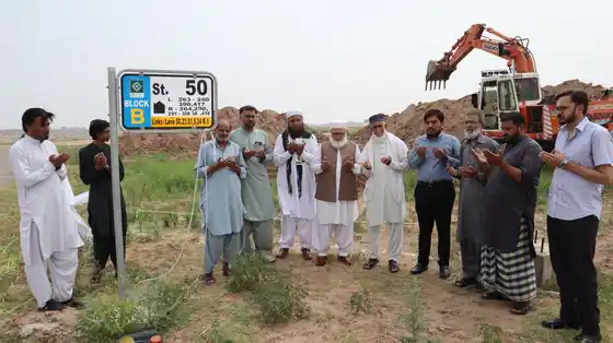 Just yesterday, the construction of a new house in Block B was formally inaugurated, being built by ABD Builders. The ceremony was graced by Chairman of Madinat-ul-Ilm, Mr. Liaqat Baloch, who offered special prayers to mark the beginning of the construction.